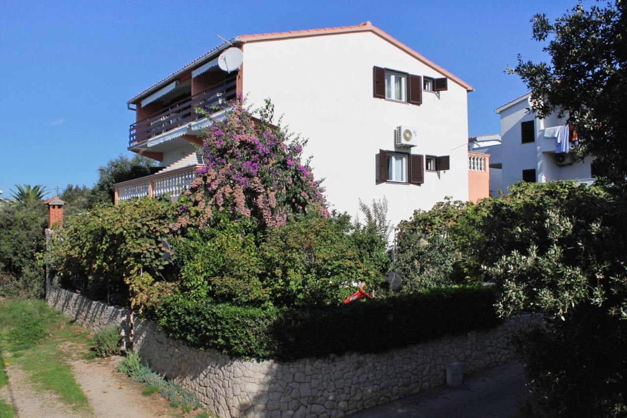 Family Friendly Seaside Apartments Kozino, Zadar - 5749 Petrcane Bagian luar foto