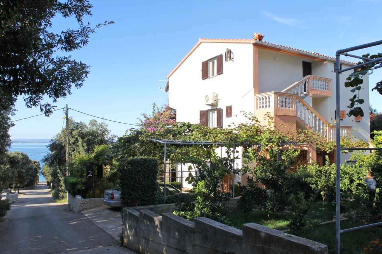 Family Friendly Seaside Apartments Kozino, Zadar - 5749 Petrcane Bagian luar foto