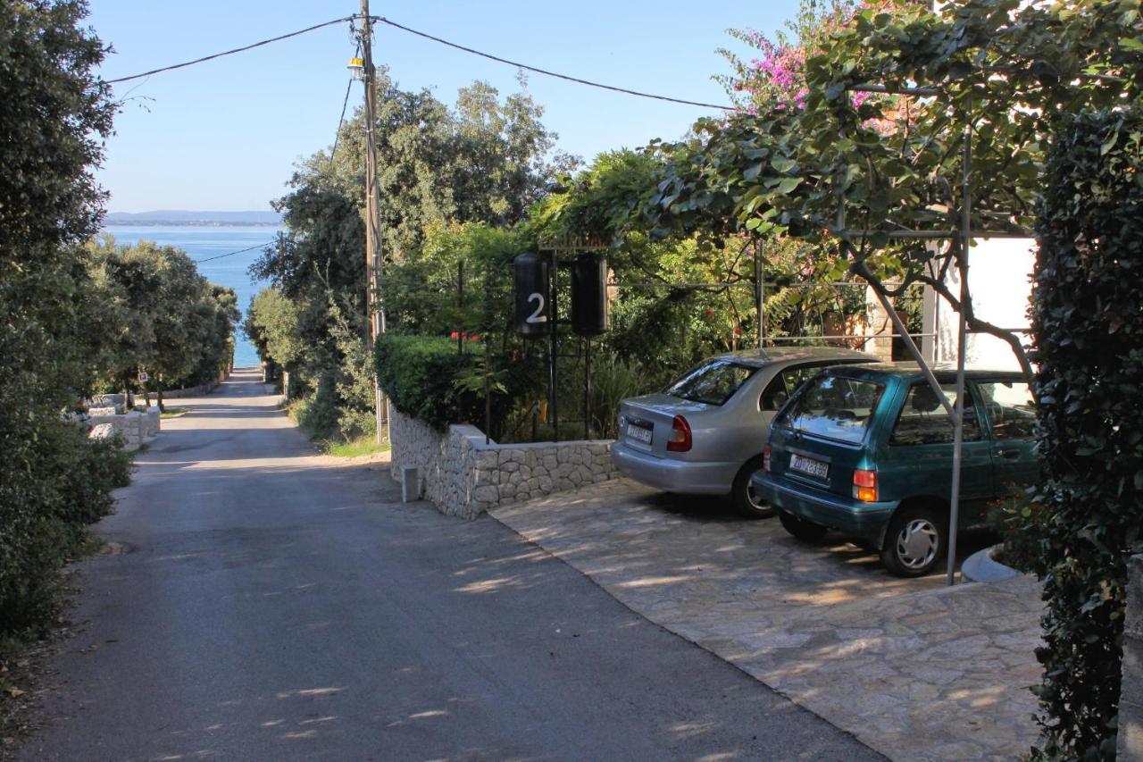 Family Friendly Seaside Apartments Kozino, Zadar - 5749 Petrcane Bagian luar foto