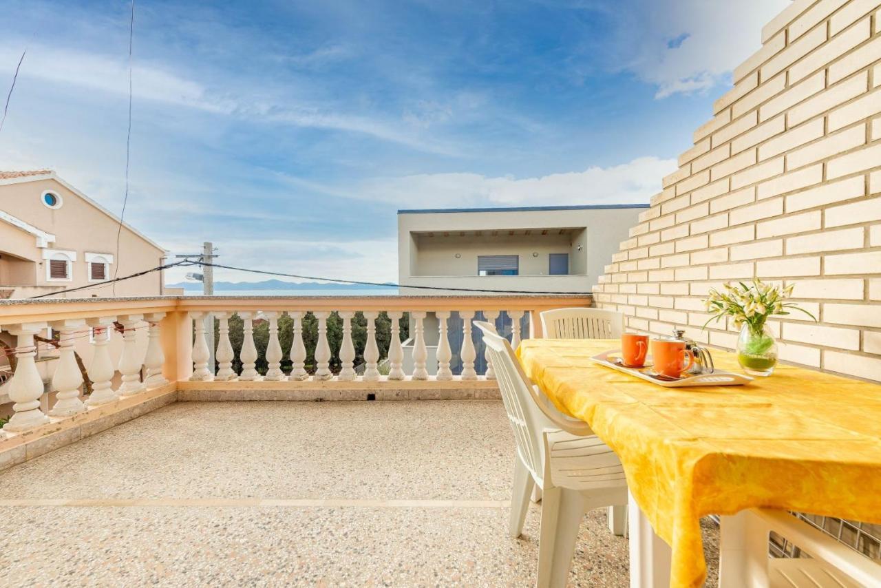 Family Friendly Seaside Apartments Kozino, Zadar - 5749 Petrcane Bagian luar foto