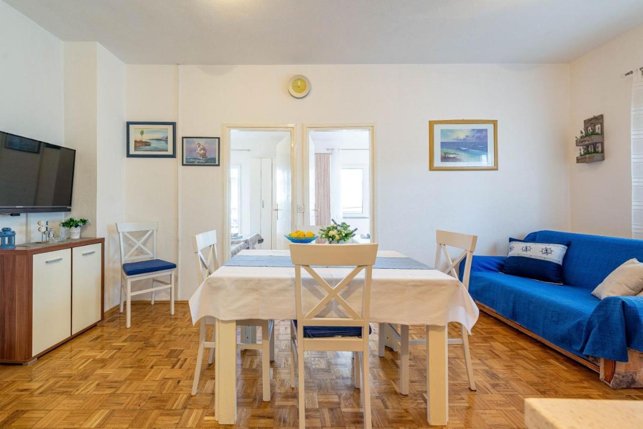Family Friendly Seaside Apartments Kozino, Zadar - 5749 Petrcane Bagian luar foto