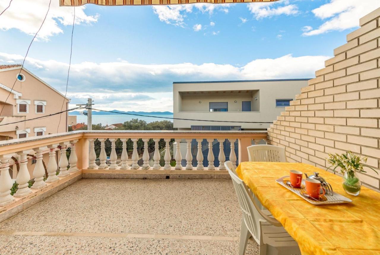 Family Friendly Seaside Apartments Kozino, Zadar - 5749 Petrcane Bagian luar foto