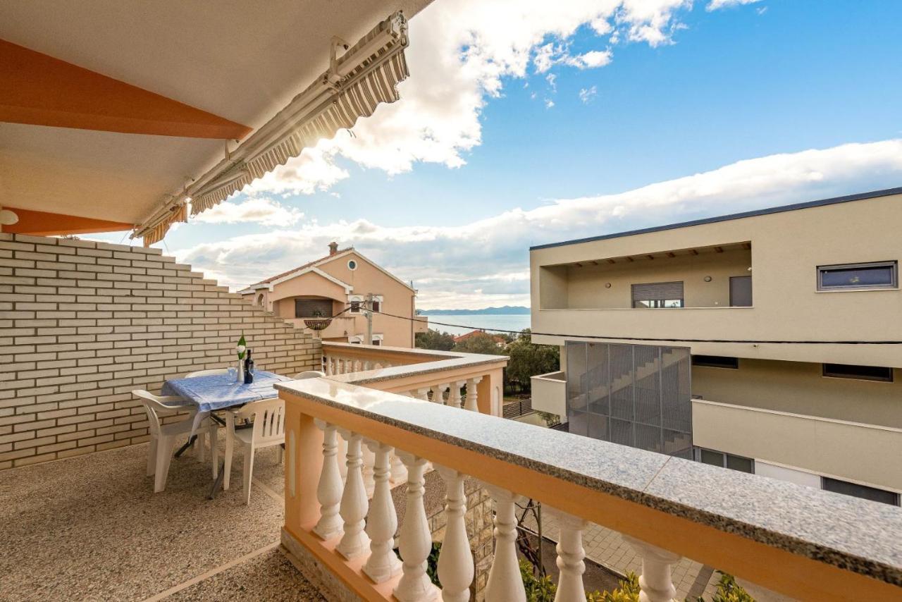 Family Friendly Seaside Apartments Kozino, Zadar - 5749 Petrcane Bagian luar foto