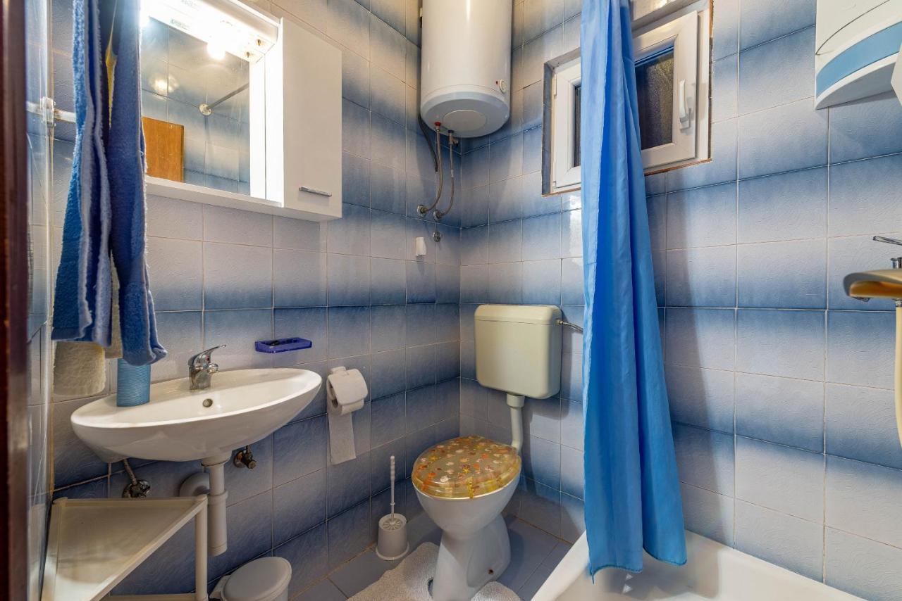 Family Friendly Seaside Apartments Kozino, Zadar - 5749 Petrcane Bagian luar foto