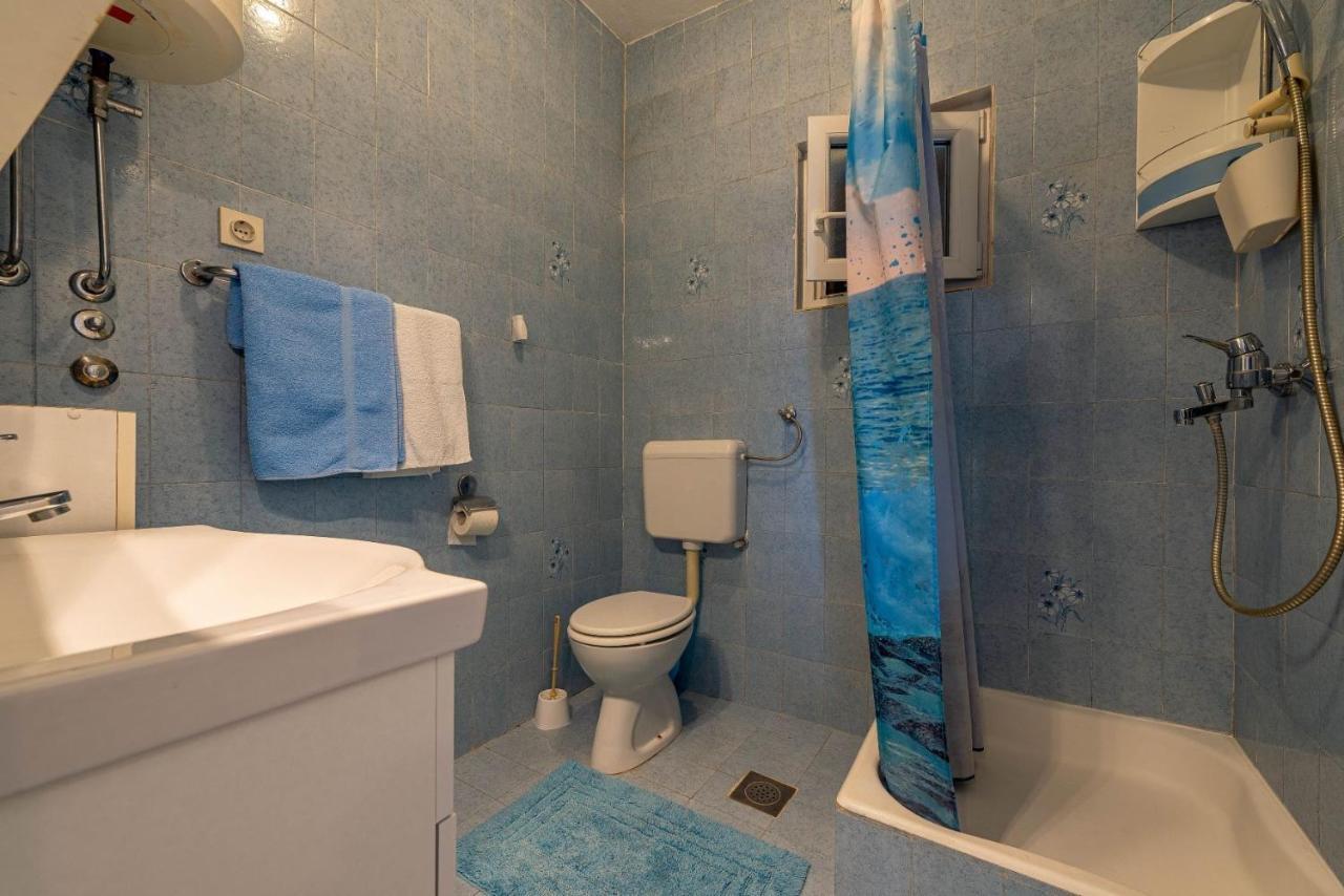 Family Friendly Seaside Apartments Kozino, Zadar - 5749 Petrcane Bagian luar foto
